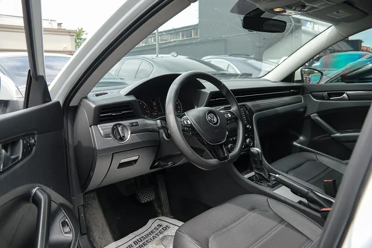 Volkswagen Passat photo Volkswagen Passat