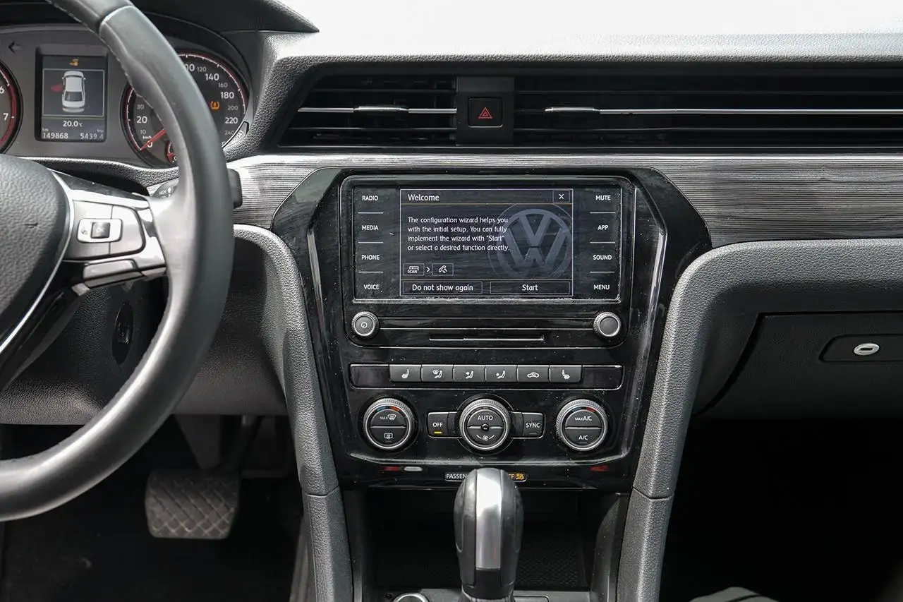 Volkswagen Passat photo Volkswagen Passat