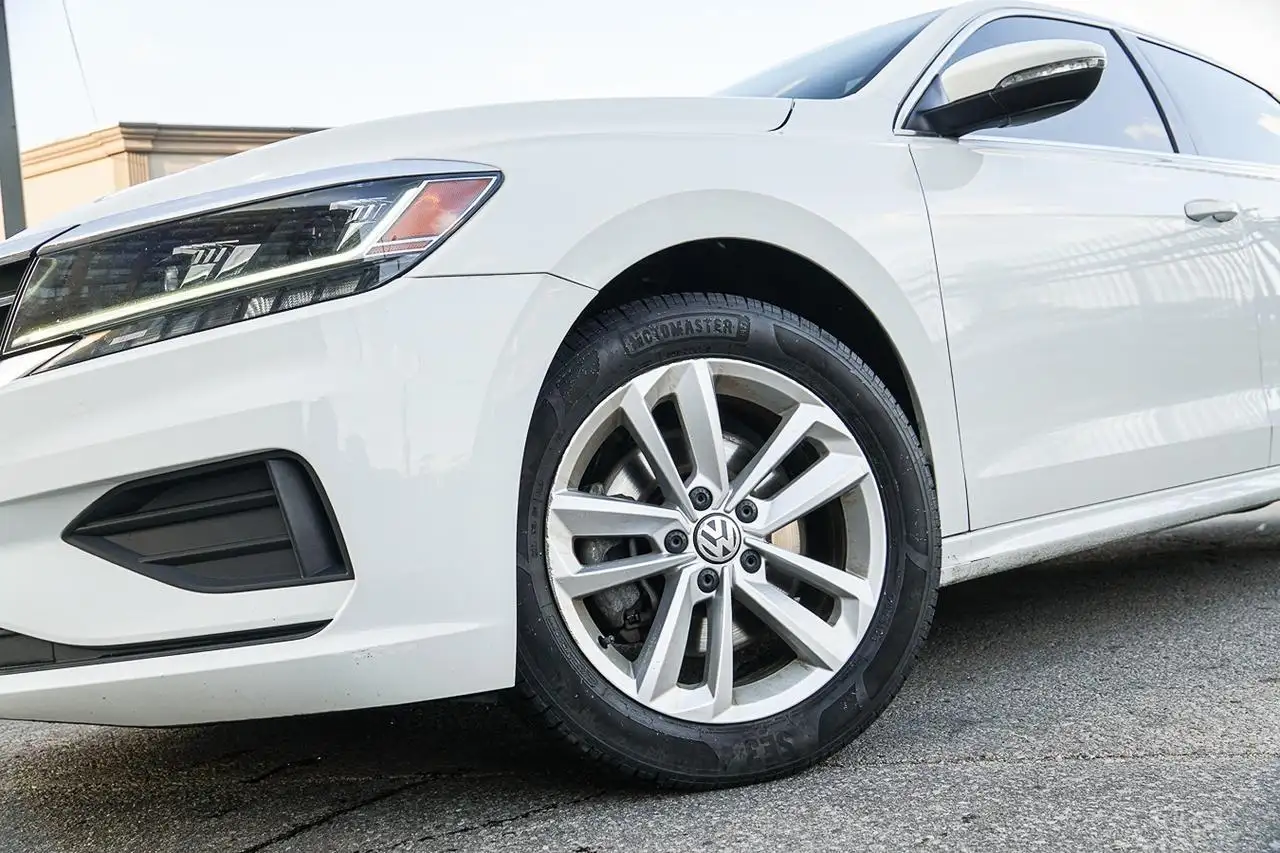 Volkswagen Passat photo Volkswagen Passat