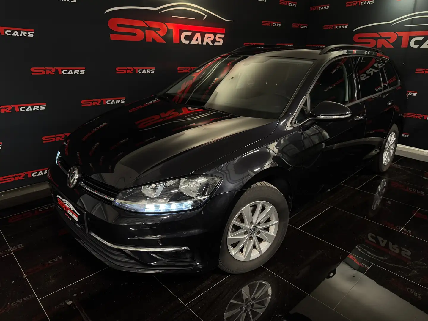 Volkswagen Golf Variant 1,6 TDI Comfortline *Sitzheizung*Front Assist*ACC Schwarz - 1