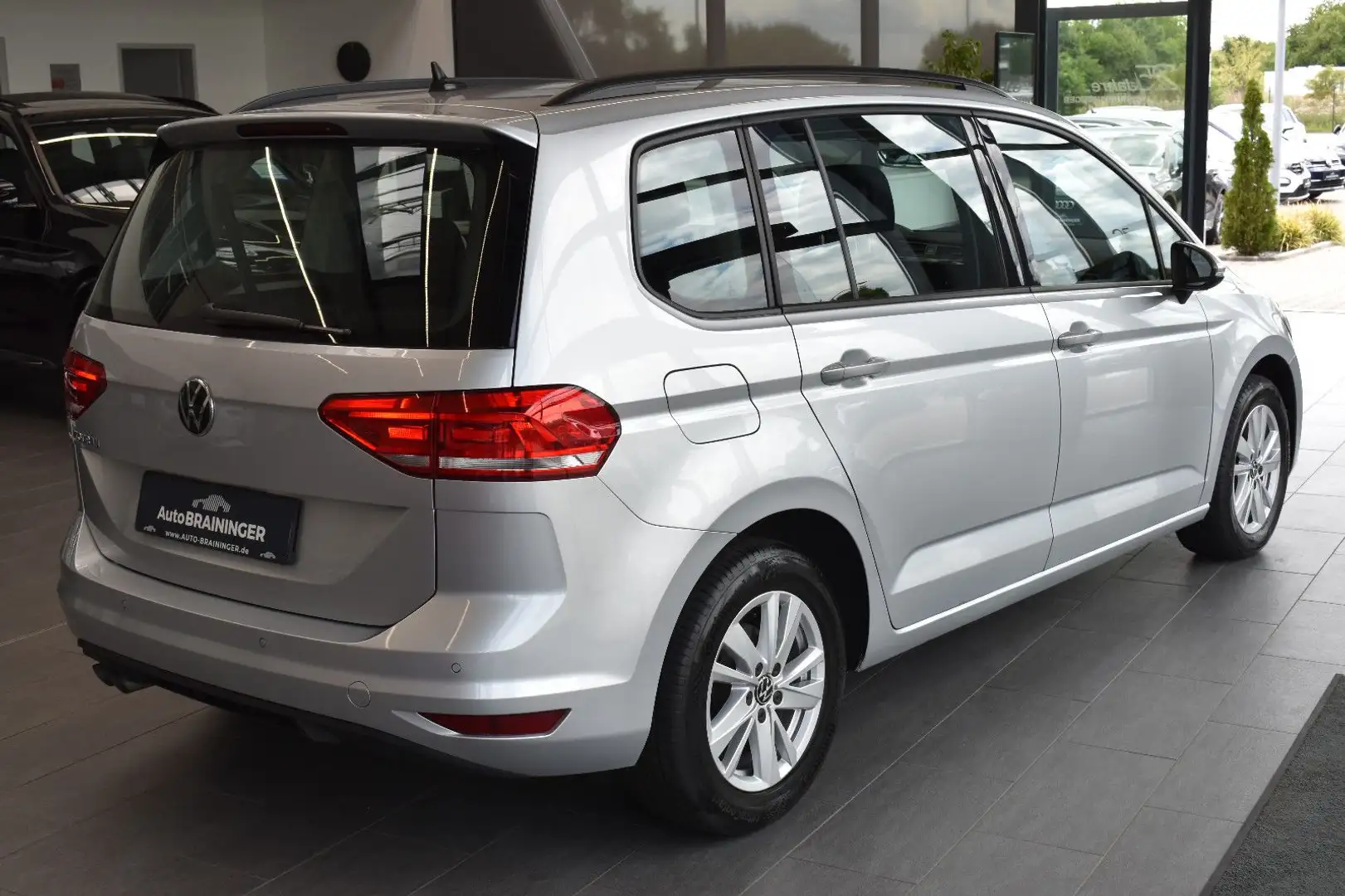 Volkswagen Touran 2.0TDI Comfortline 7-Sitzer Navi3D~PDC Argintiu - 2