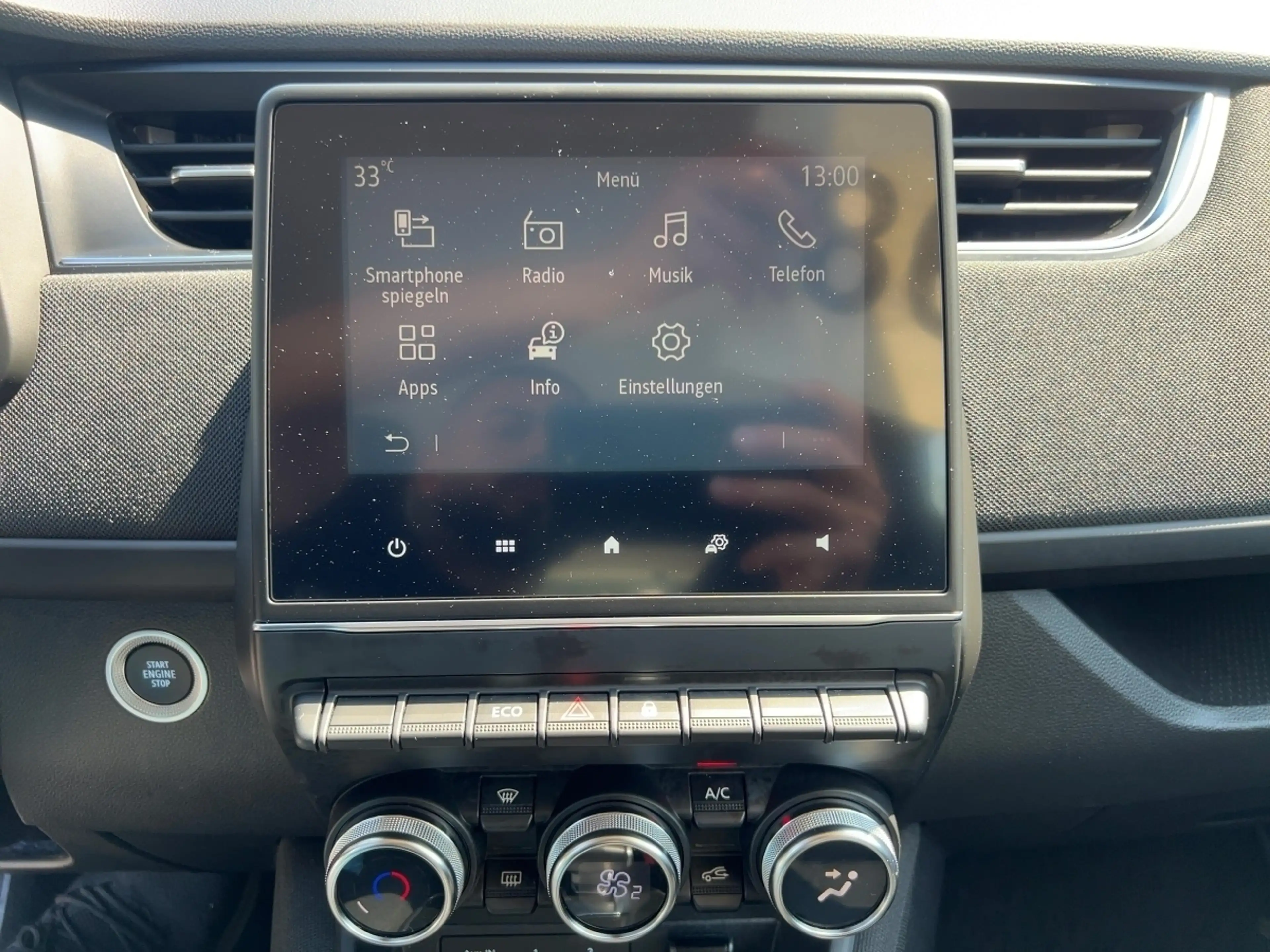 Renault ZOE R110/Z.E. 50 Life — photo 12
