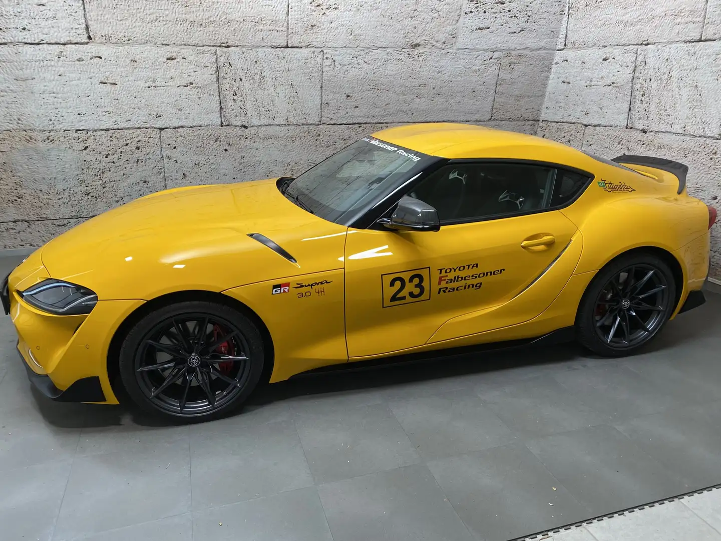 Toyota Supra GR 3,0 Lightweight "Fittipaldi Champion Edition" Yellow - 2