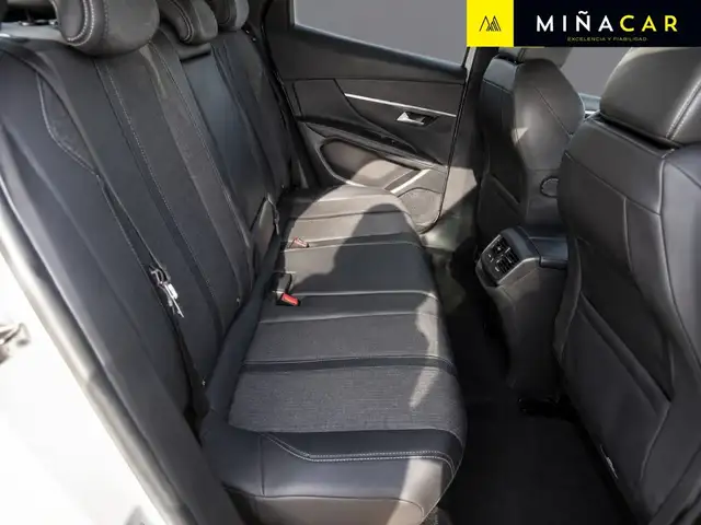 Peugeot 3008 view 4