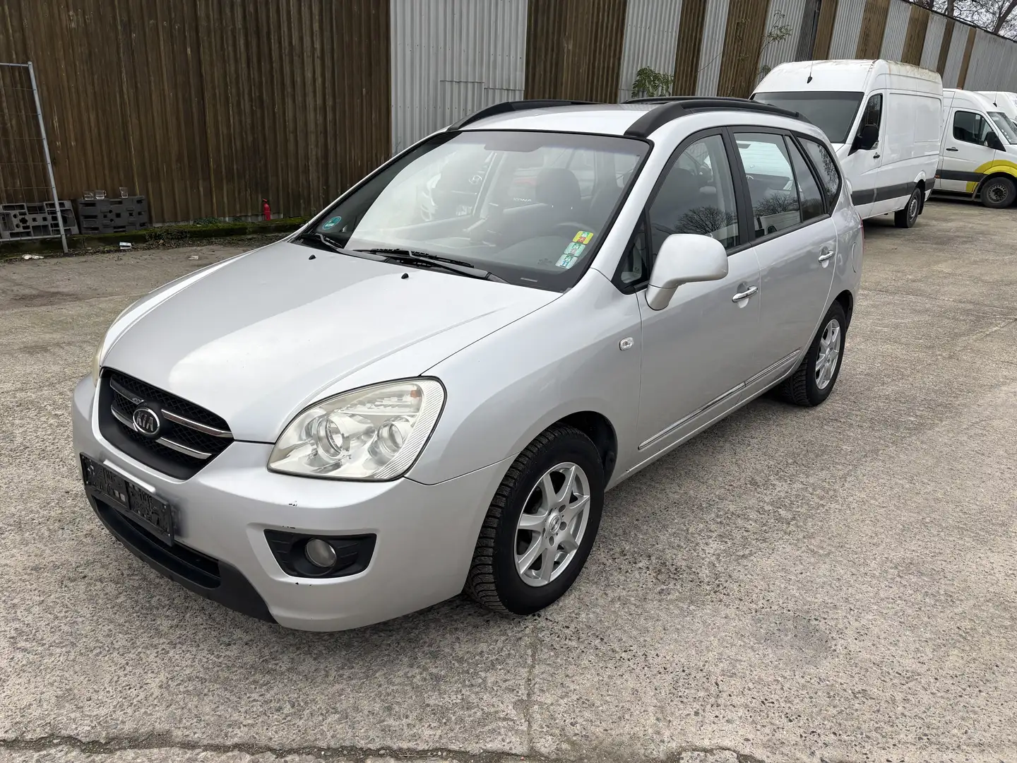 Kia Carens CRDi DPF Automaat. LX Argent - 1