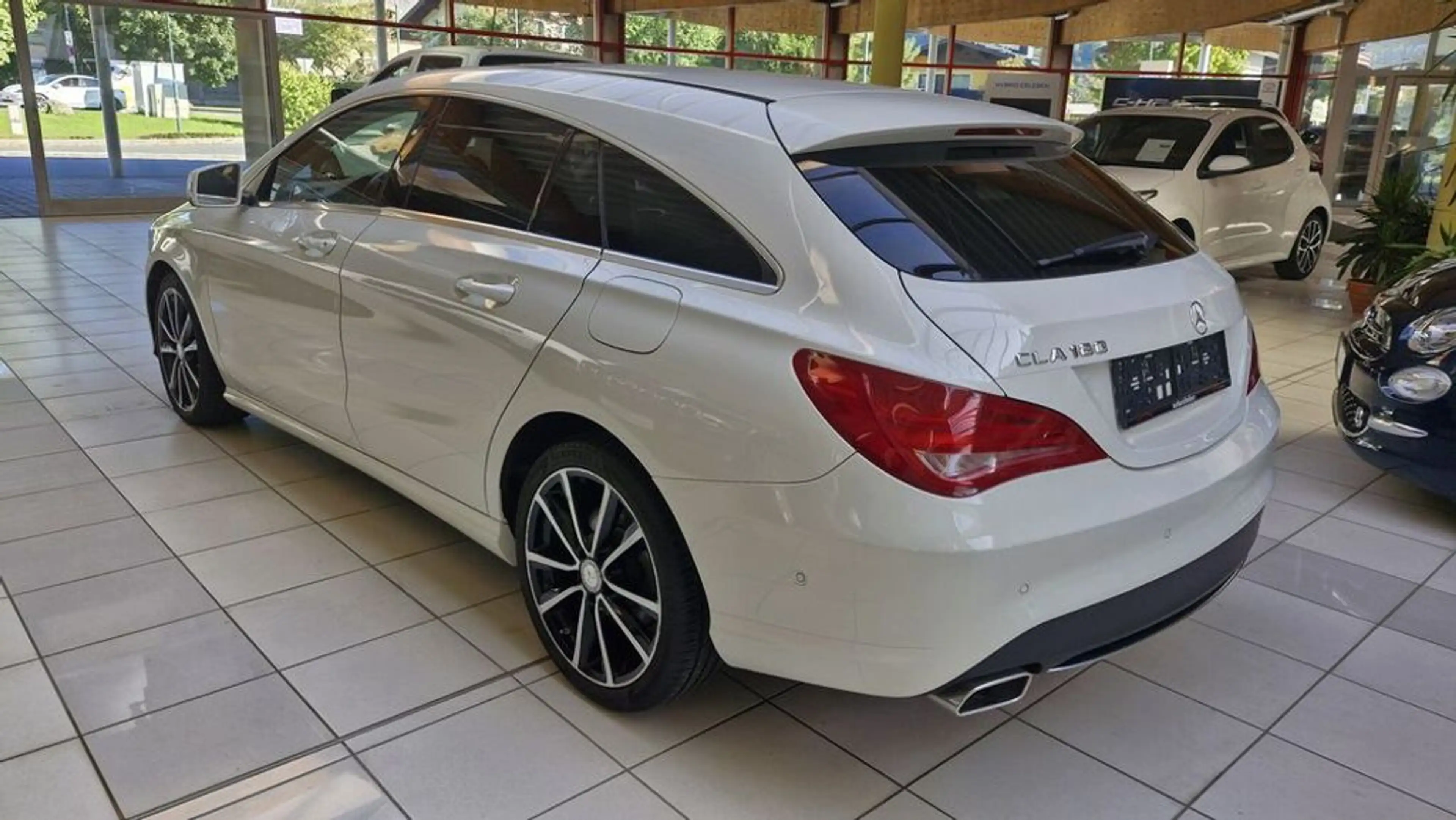 Mercedes-Benz CLA 180 Shooting Brake Automatik — photo 7