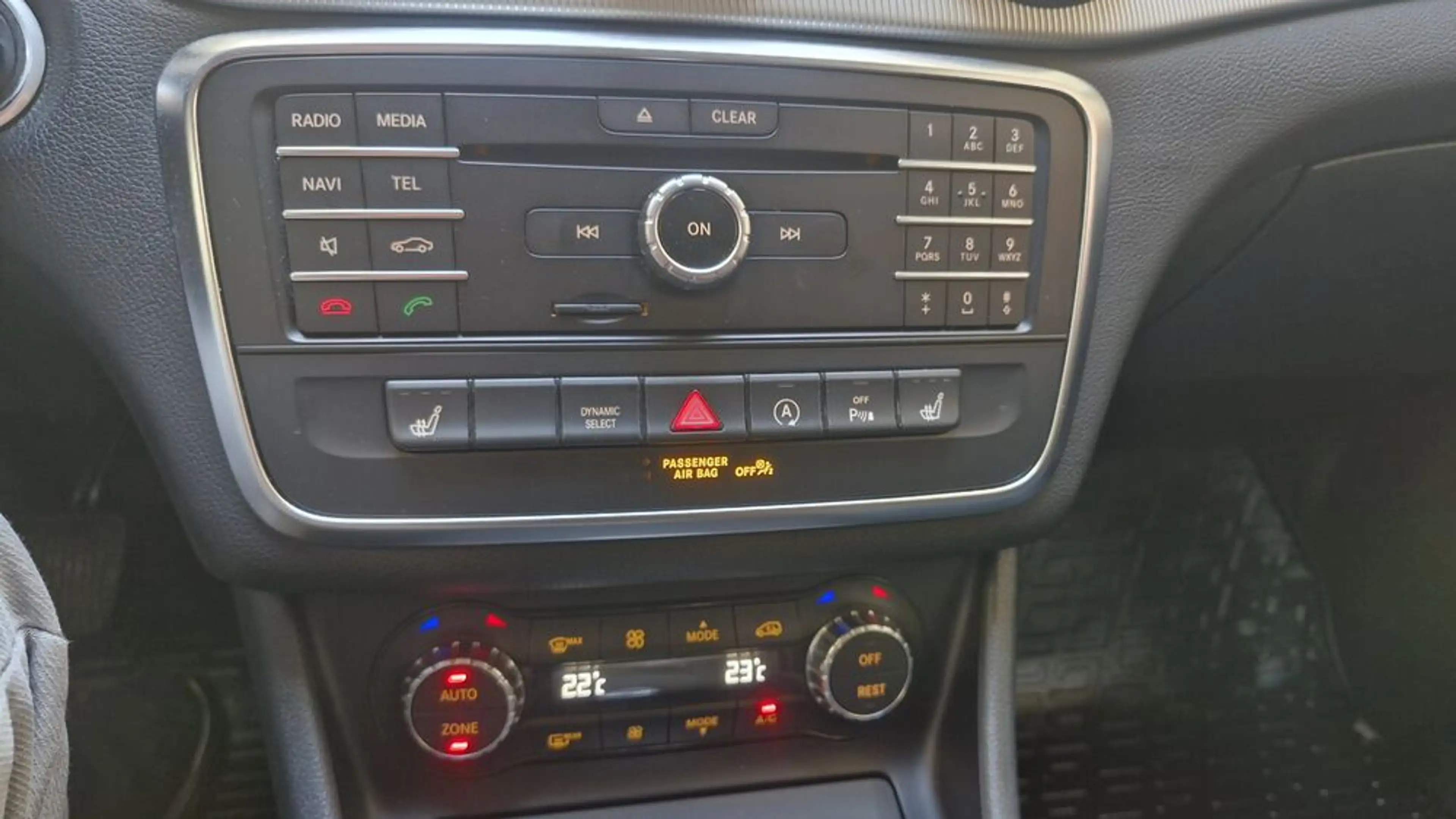 Mercedes-Benz CLA 180 Shooting Brake Automatik — photo 14