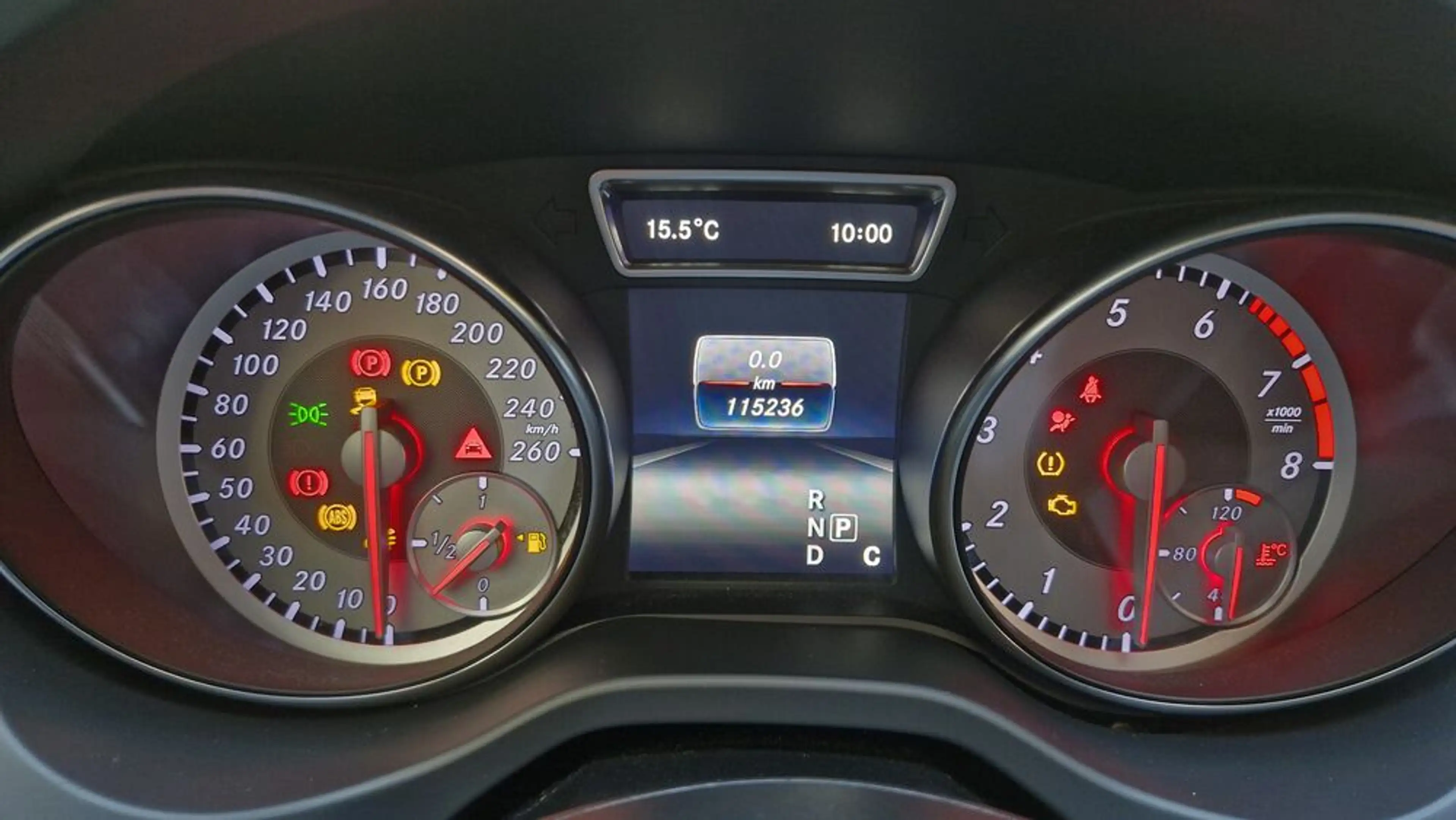 Mercedes-Benz CLA 180 Shooting Brake Automatik — photo 11