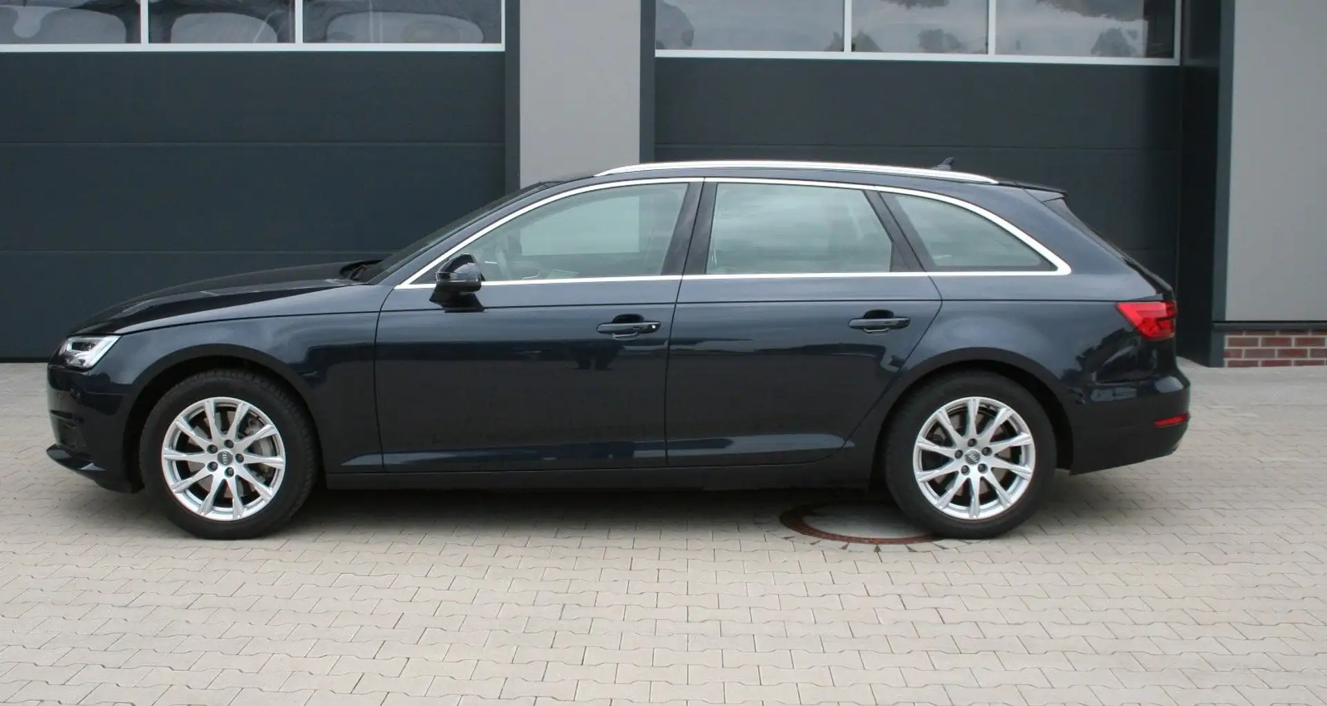 Audi A4 Avant quattro 3.0 272PS Leder/Head/Led/Mem/ Blau - 2