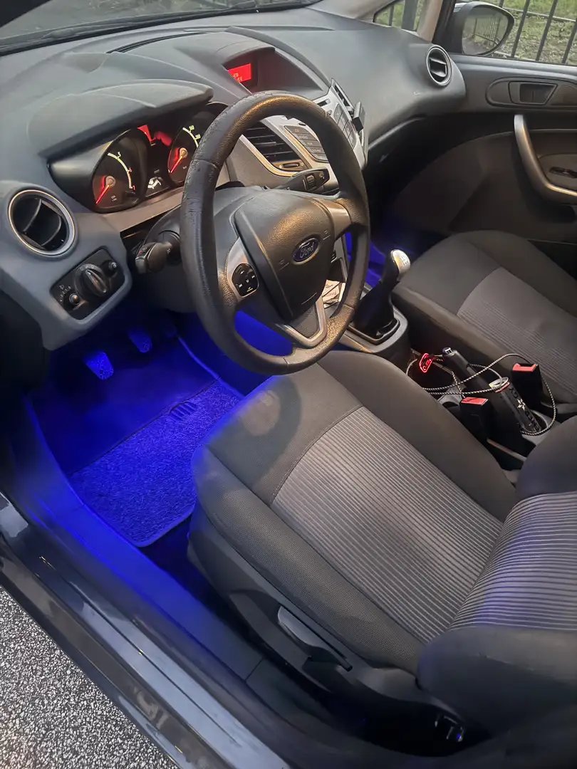 Ford Fiesta 1.25 Limited Grijs - 2