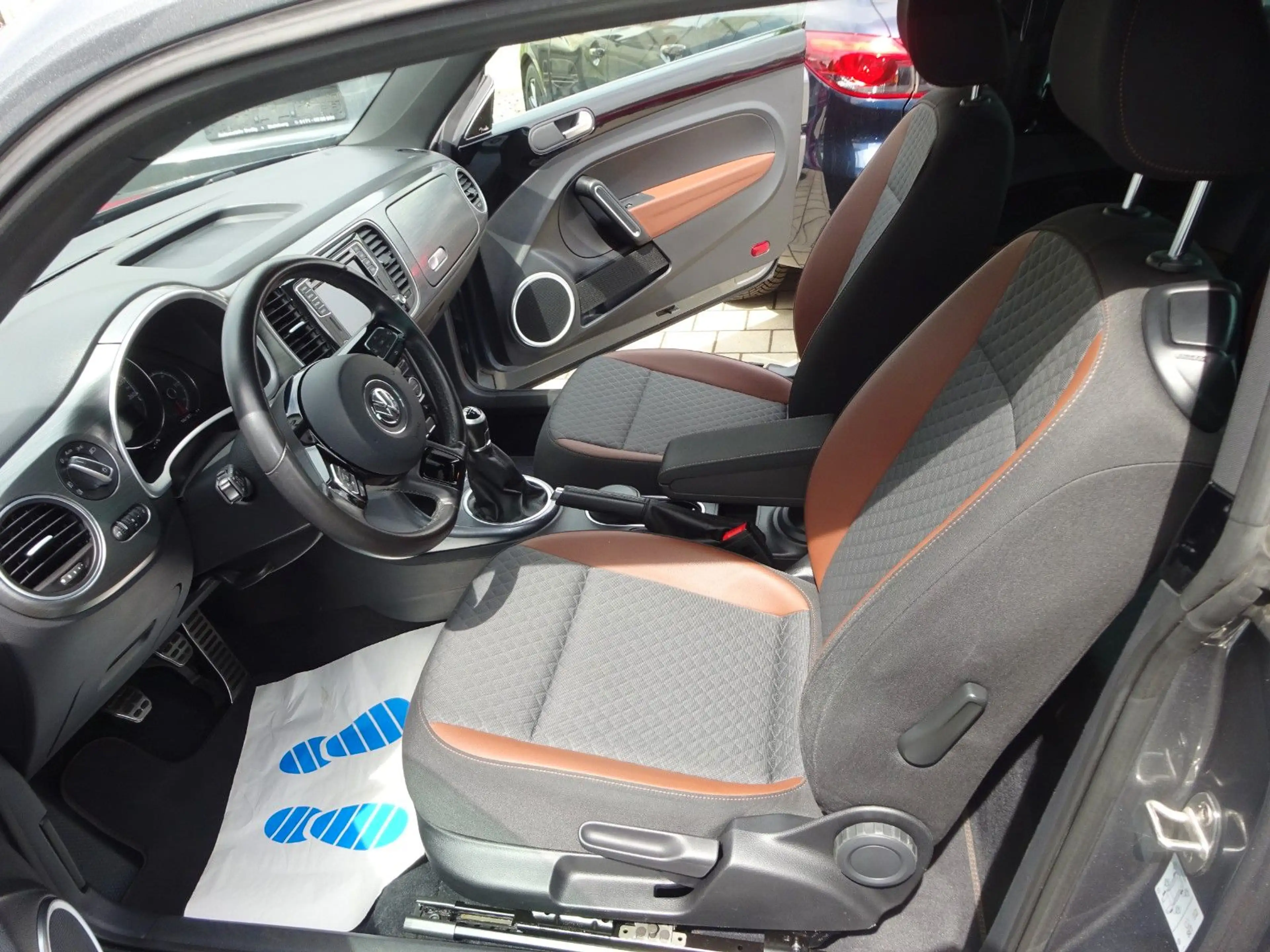 Volkswagen Beetle Allstar BMT/Euro 6 — photo 12