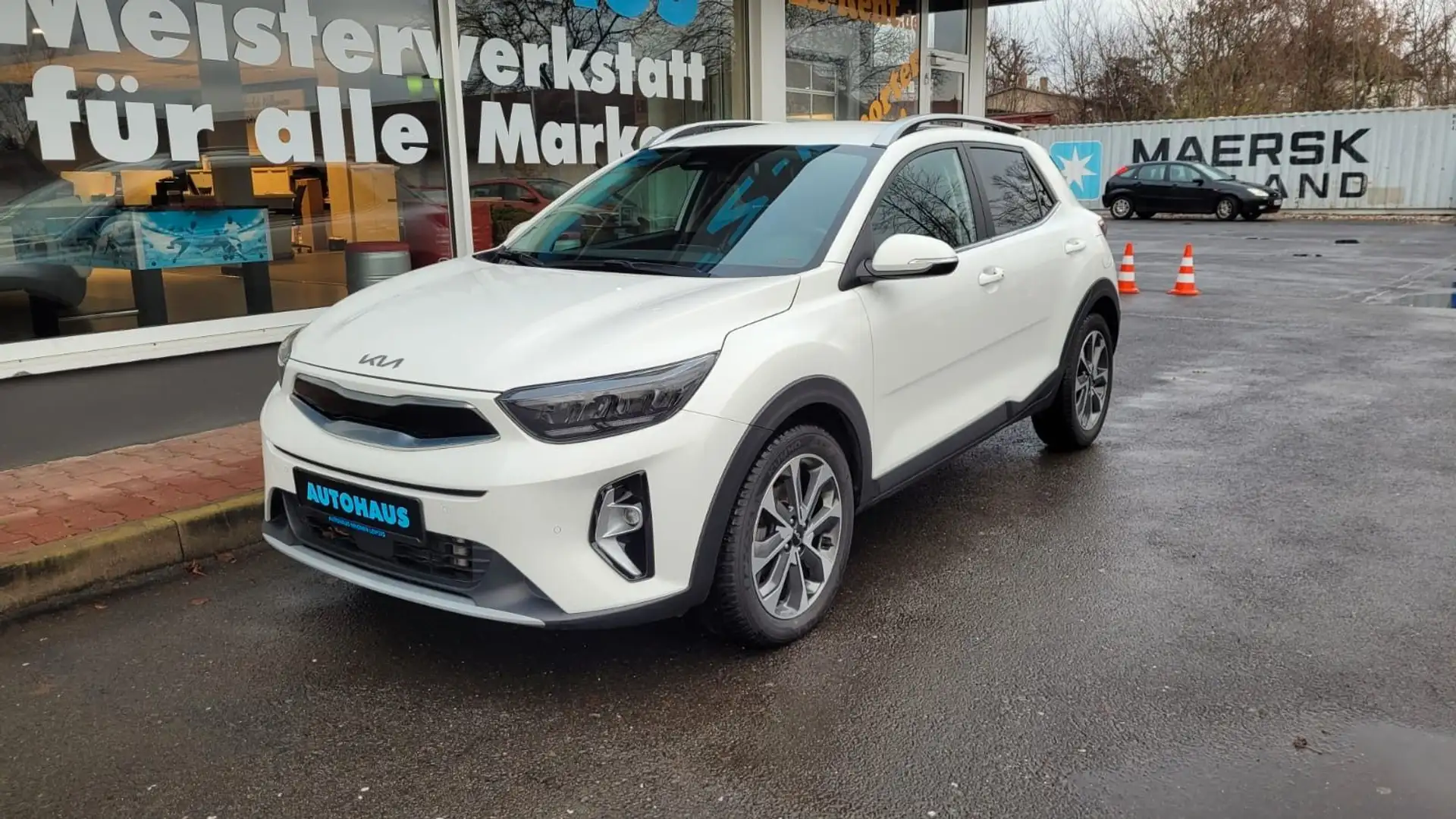 Kia Stonic 1,0 T-GDI DCT Spirit * Navi*SHZ*Kamera Weiß - 1