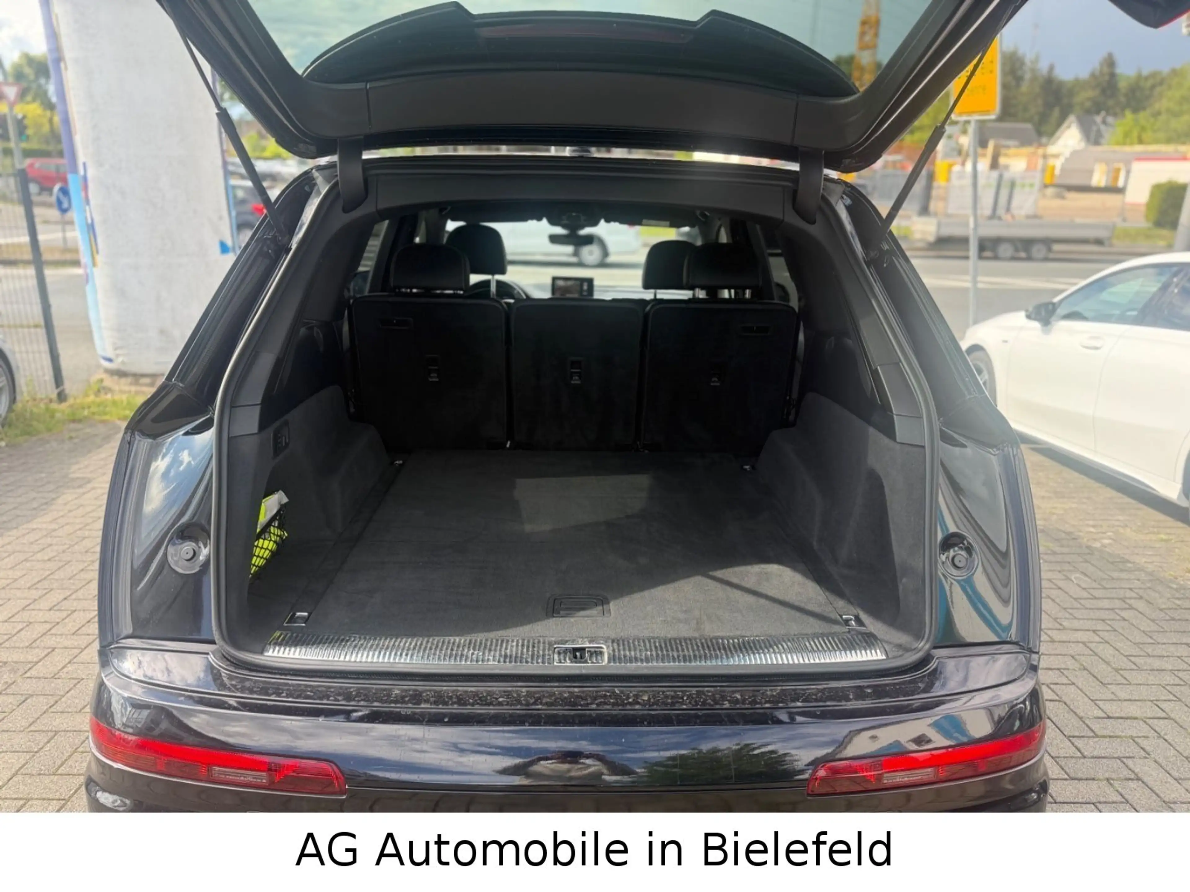 Audi SQ7 4.0 TDI quattro "HEADUP"BOSE"SHZG" — photo 6