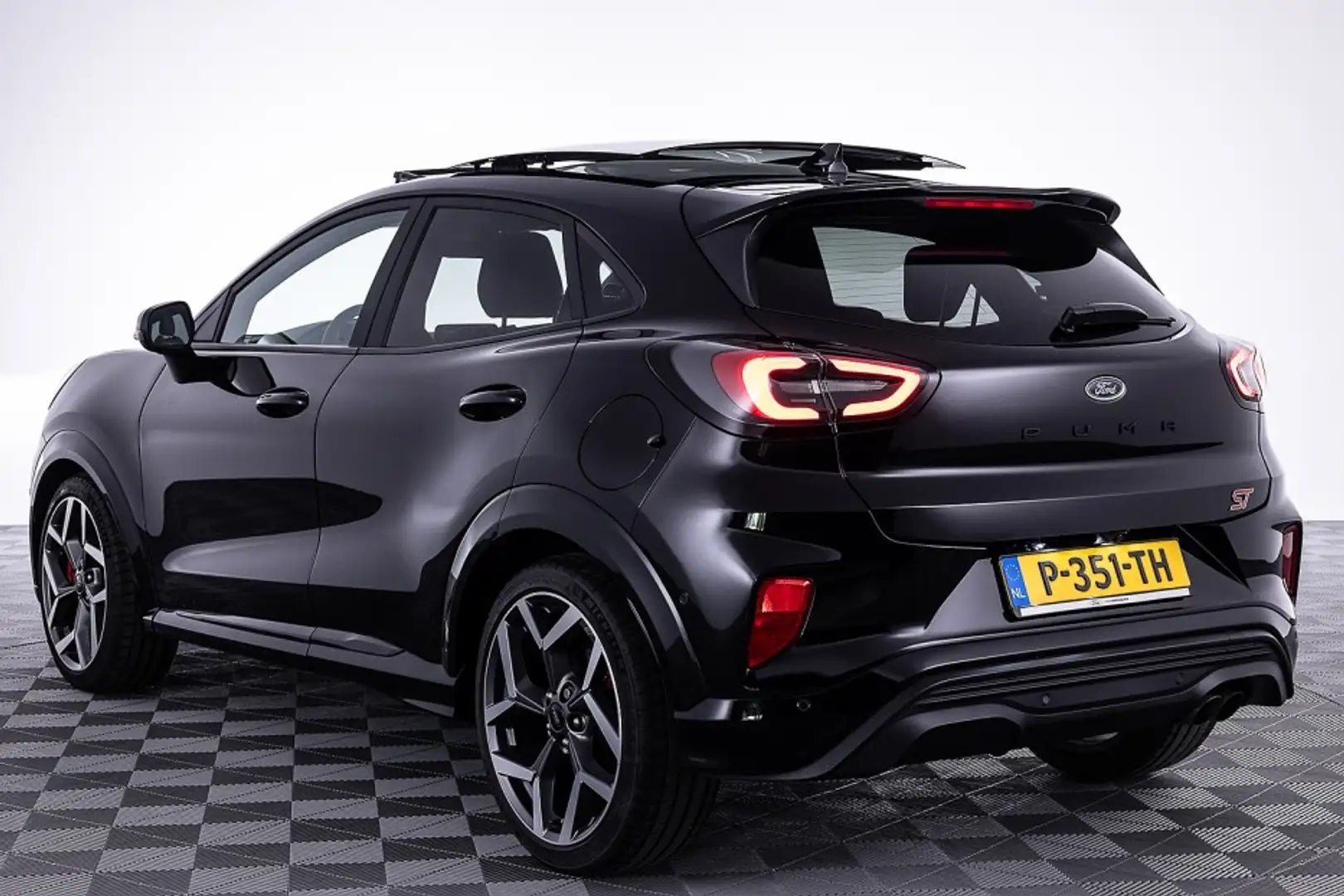 Ford Puma 1.5 EcoBoost ST-X Performance | PANORAMADAK | B&O Zwart - 2