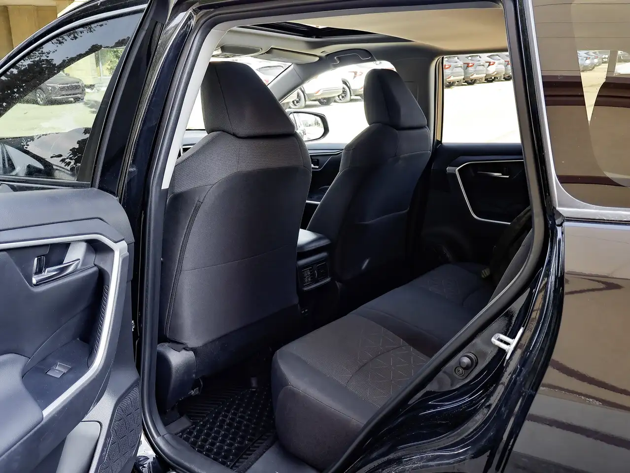 Toyota RAV 4 снимка Toyota RAV 4
