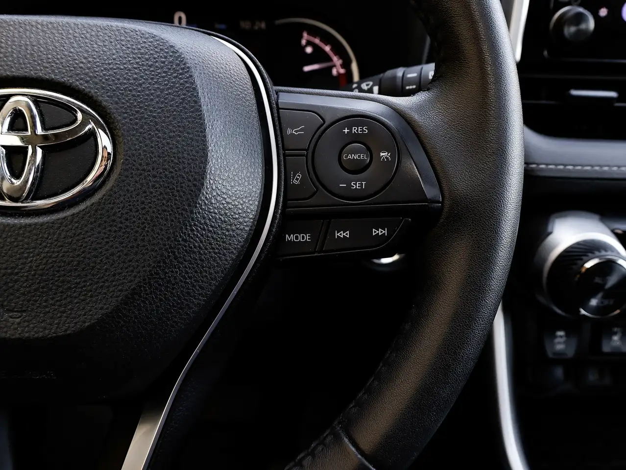 Toyota RAV 4 снимка Toyota RAV 4