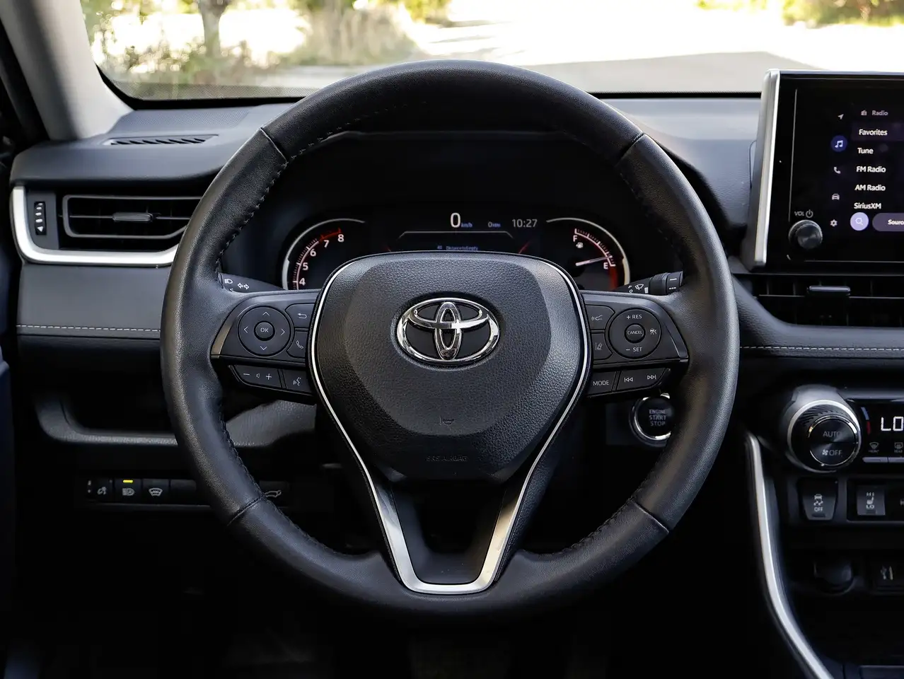 Toyota RAV 4 снимка Toyota RAV 4