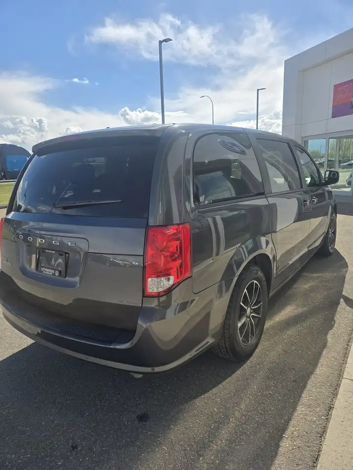 Dodge Grand Caravan снимка Dodge Grand Caravan