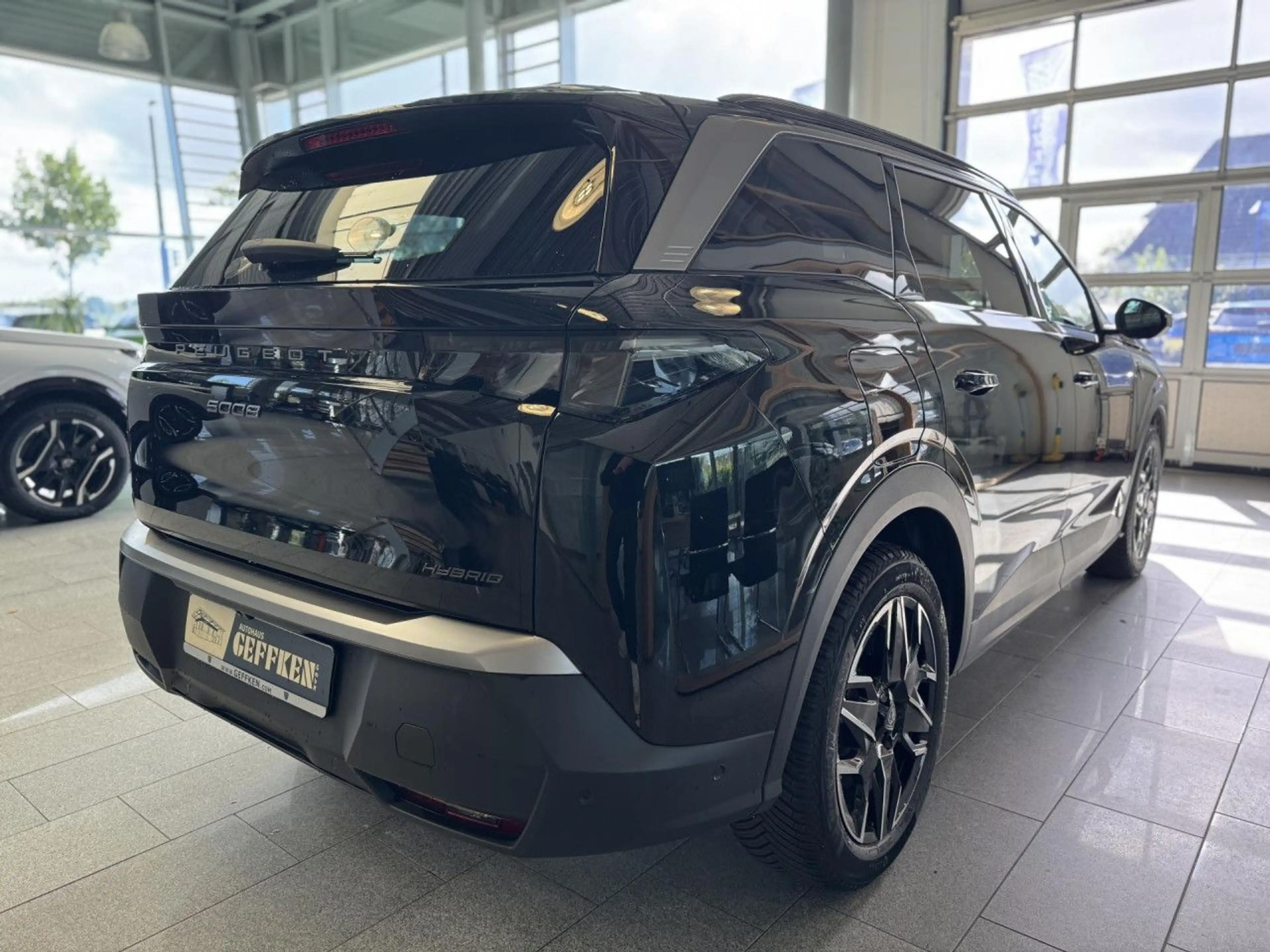 Peugeot 5008 Hybrid 145 GT, 360, ACC! Bluetooth Navi LED — photo 7