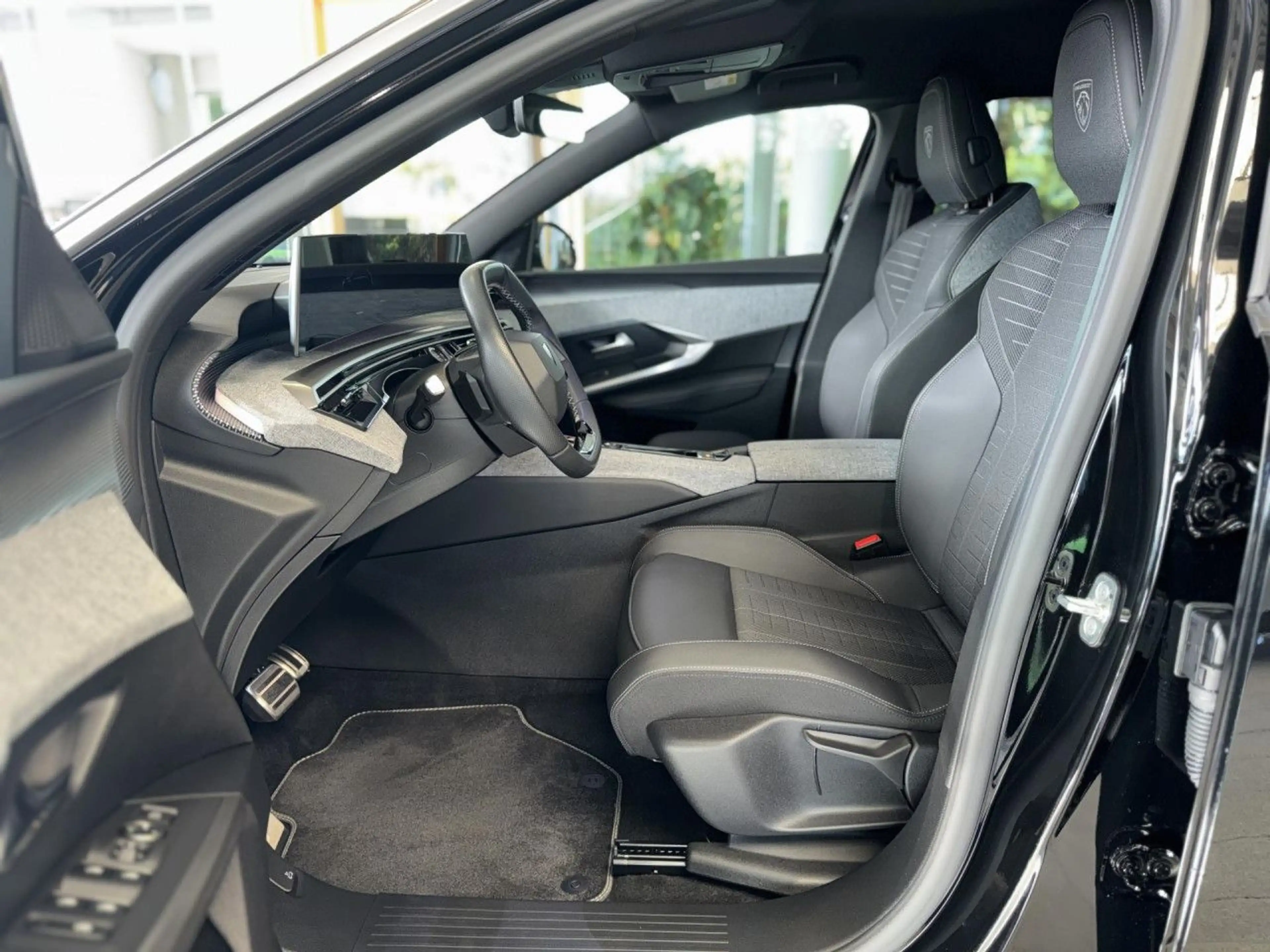 Peugeot 5008 Hybrid 145 GT, 360, ACC! Bluetooth Navi LED — photo 13