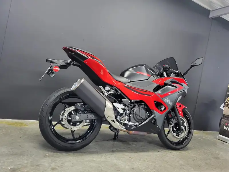 Kawasaki Ninja 500 SE - foto 3