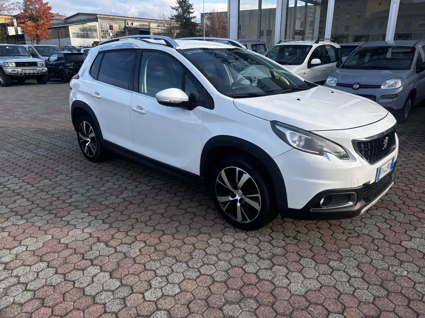 Peugeot 2008 1.6 bluehdi Black Matt s&s 120cv - 1