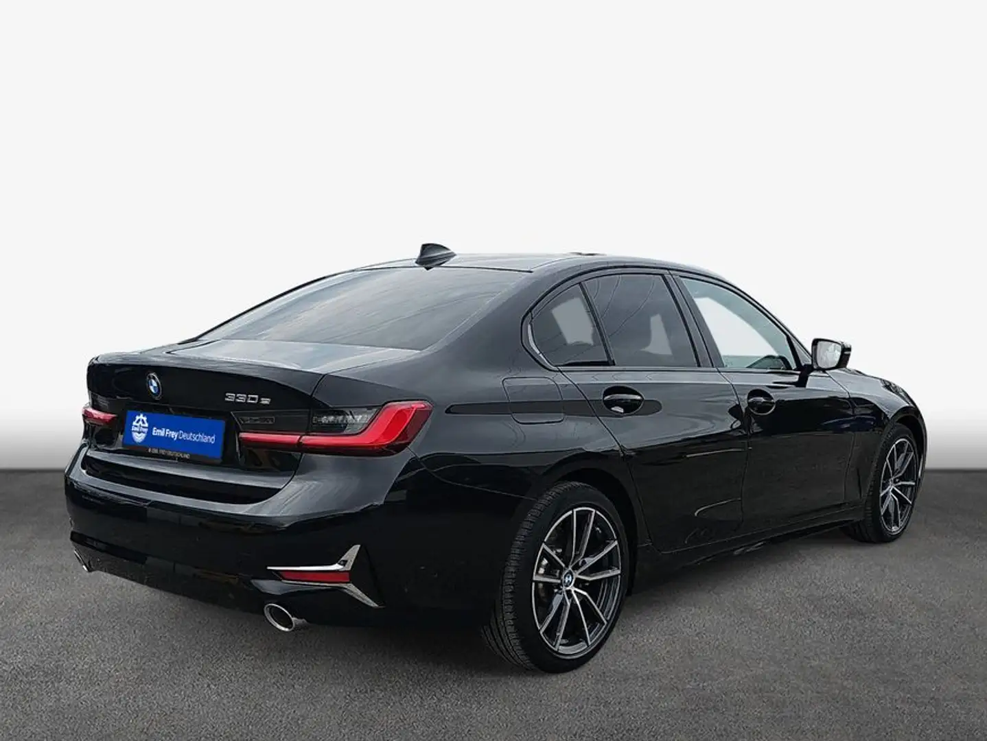 BMW 330 e Aut. Luxury Line Schwarz - 2