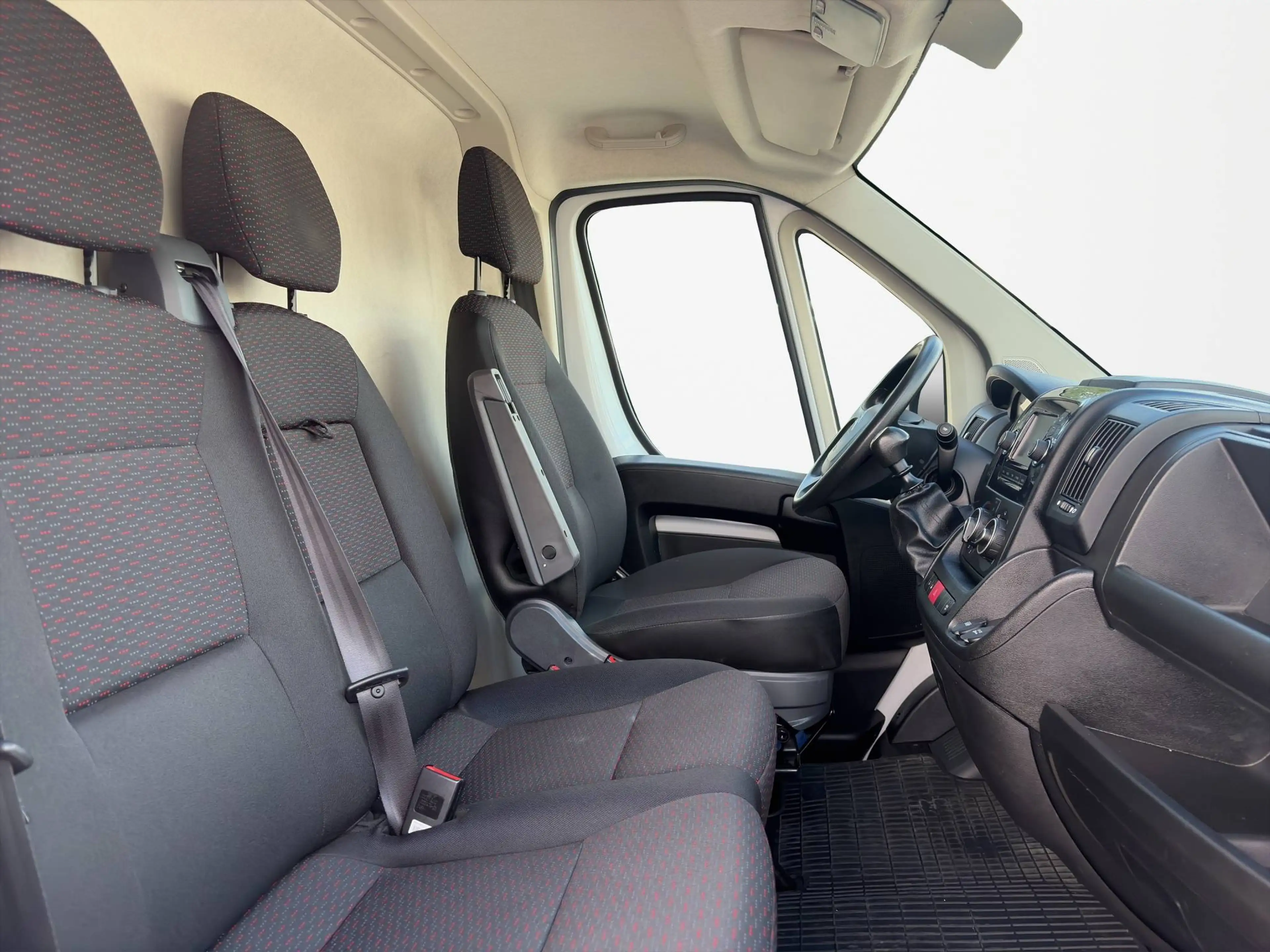 Citroen Jumper 33 L3H2 Club BlueHDi 140 Start — photo 8
