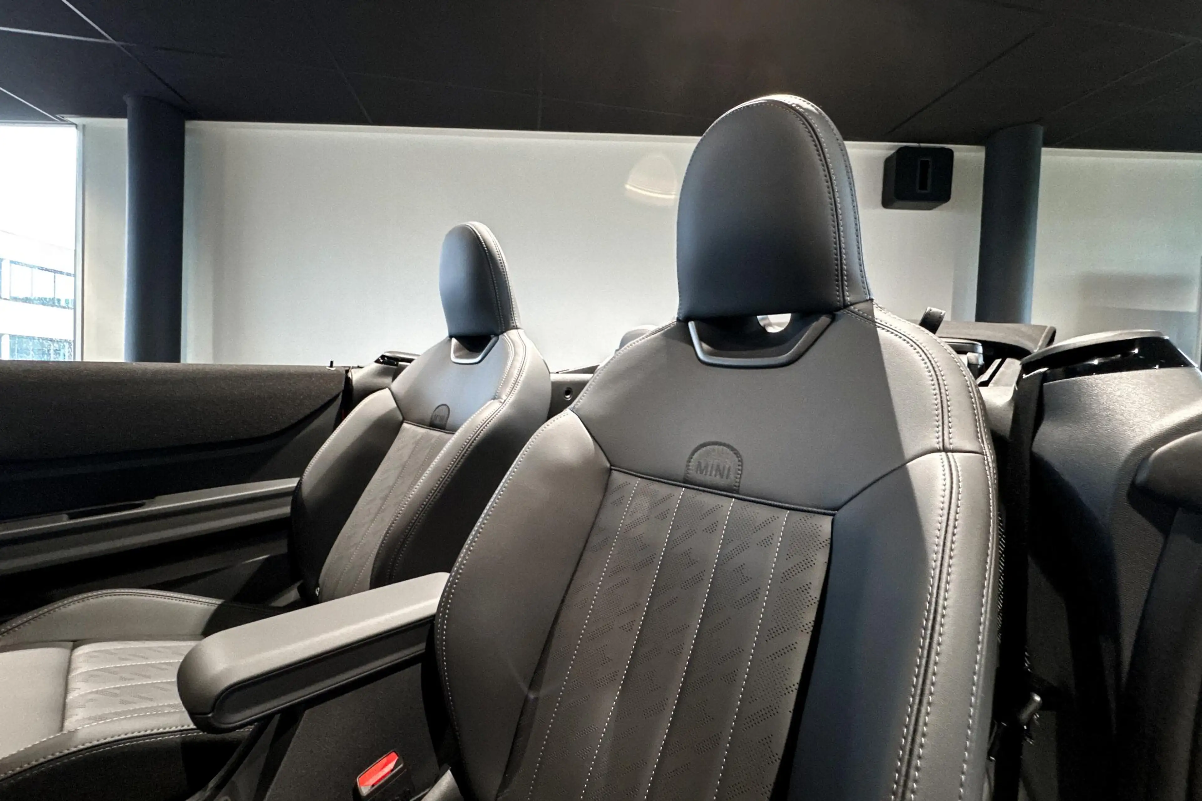 MINI Cooper Cabrio 2.0 Cooper C John Cooper Works | Pakket M | Harman — photo 10