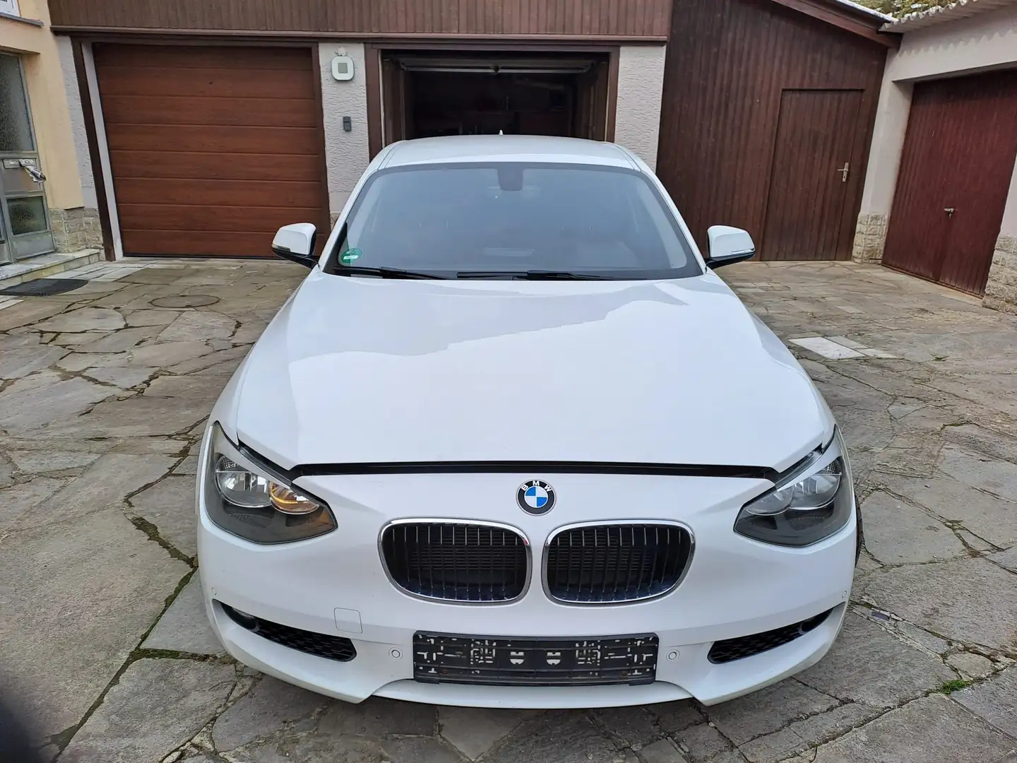 BMW 114 1er Diesel (5-Türer) 114d Weiß - 1