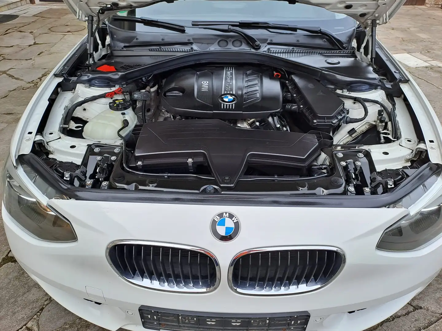 BMW 114 1er Diesel (5-Türer) 114d Weiß - 2