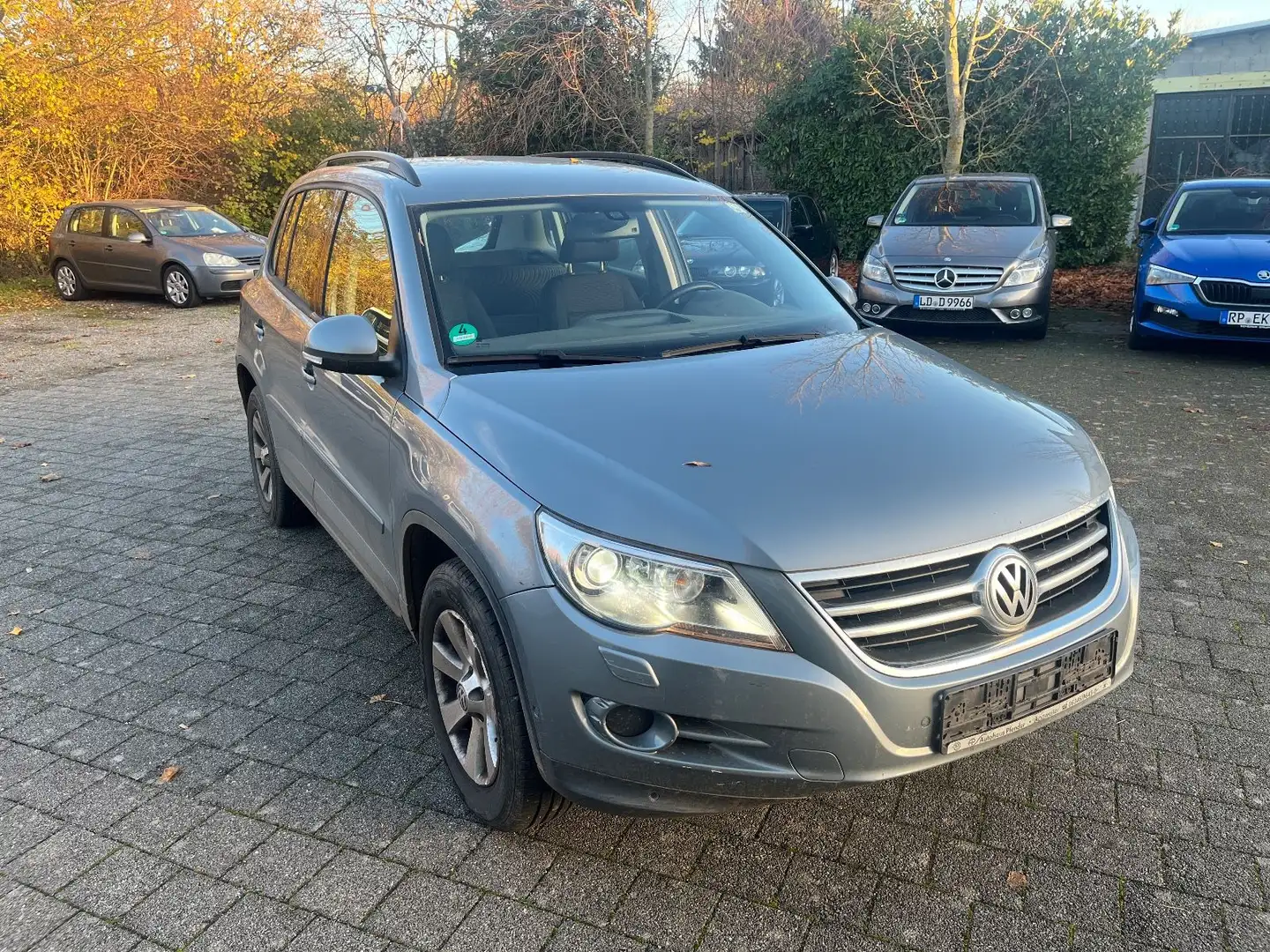 Volkswagen Tiguan 2.0 TDI 4MOTION Track & Field Grau - 2