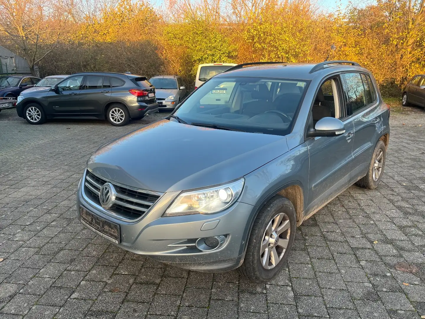 Volkswagen Tiguan 2.0 TDI 4MOTION Track & Field Grau - 1