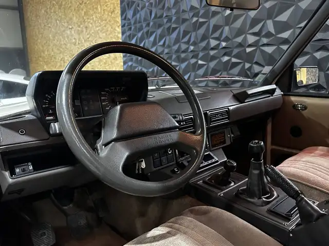 Land Rover Range Rover view 9