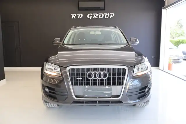 Audi Q5 view 2