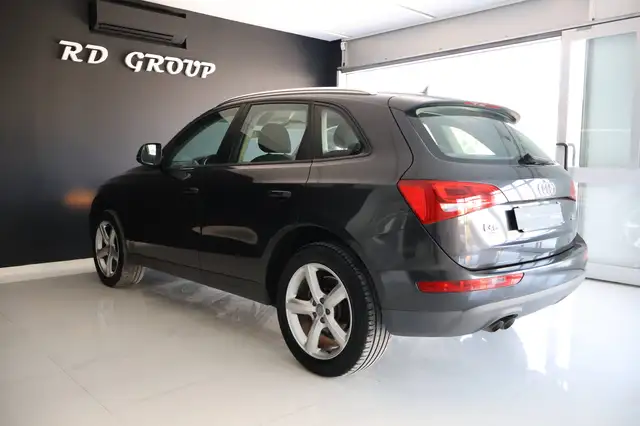 Audi Q5 view 5