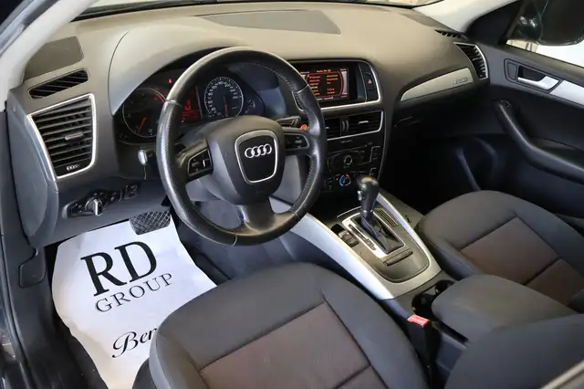Audi Q5 view 8