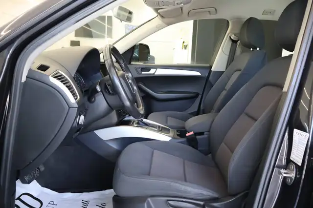 Audi Q5 view 9
