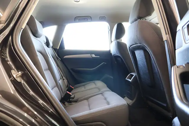 Audi Q5 view 12