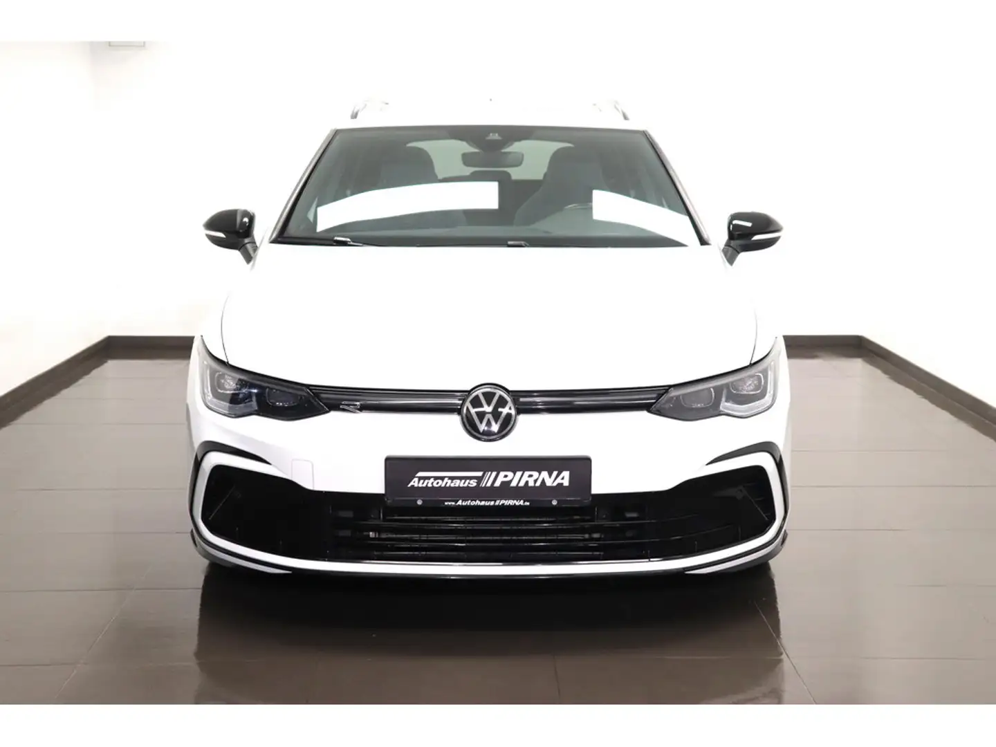 Volkswagen Golf VIII Variant 1.5 eTSI R-Line Panorama Matrix AHK Weiß - 2