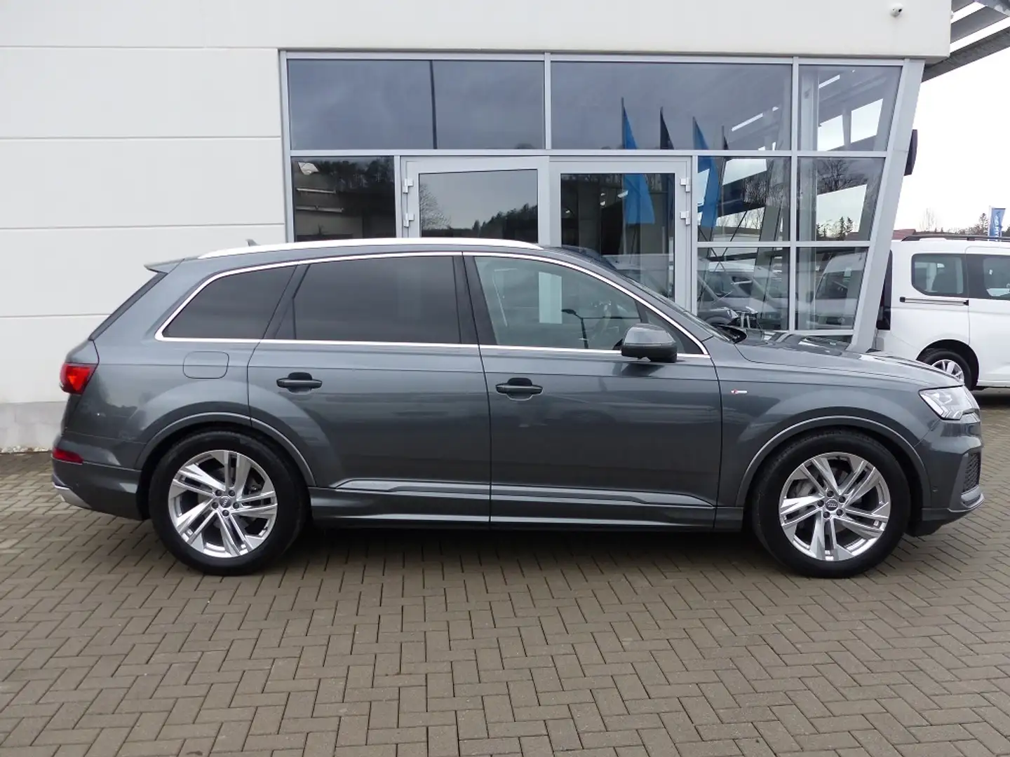 Audi Q7 50 TDI quattro Tiptronic S line *AHK*Sthz*LED* Grau - 2