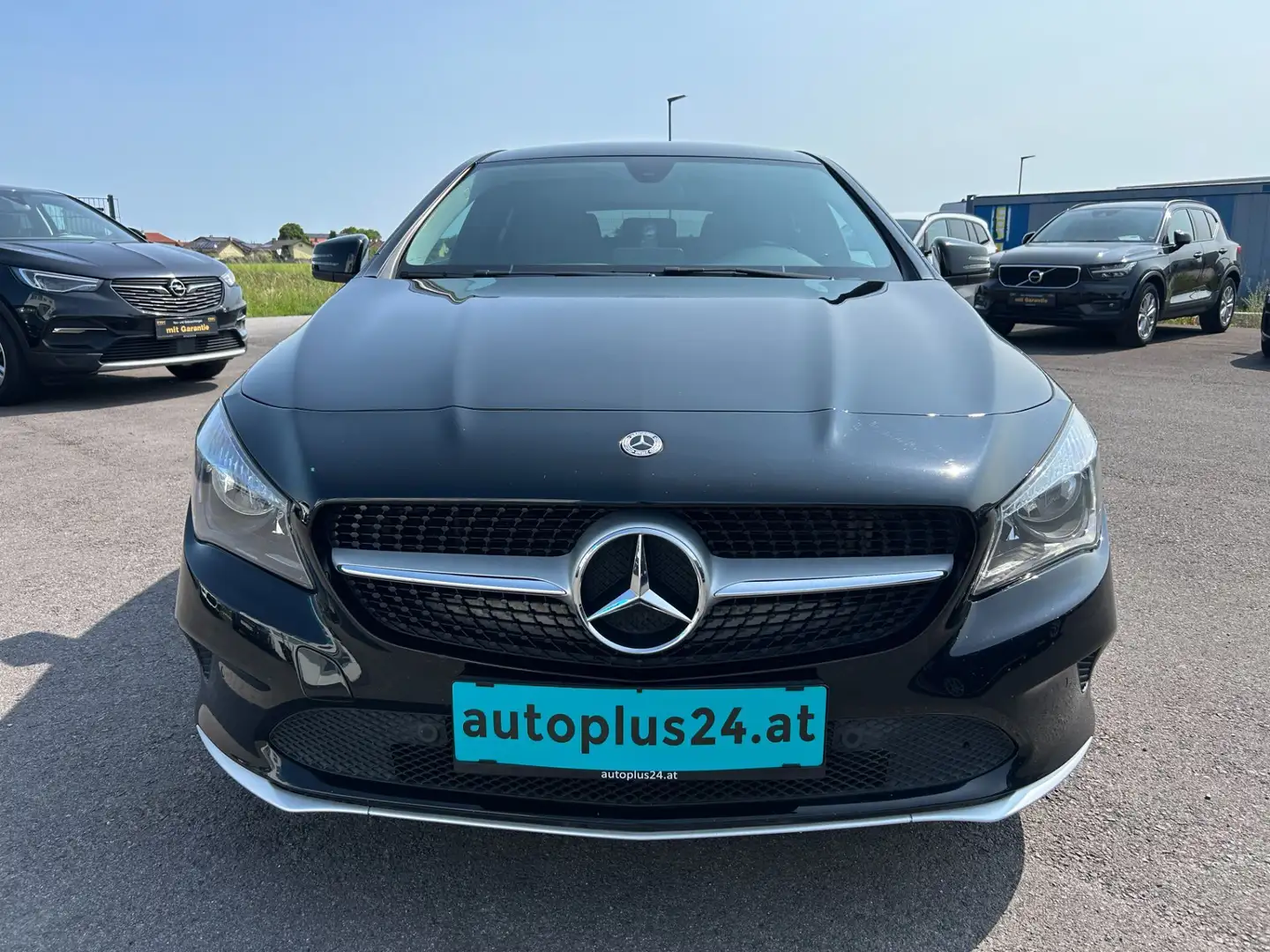 Mercedes-Benz CLA 180 d Shooting Brake Negro - 2