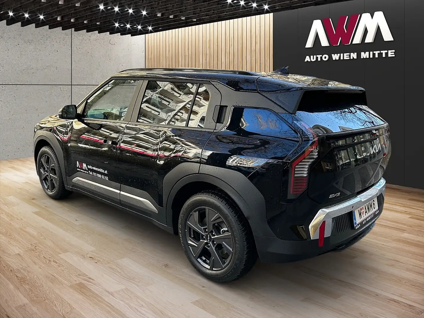 Kia EV3 FWD 81,4kWh Long Range Earth Schwarz - 2