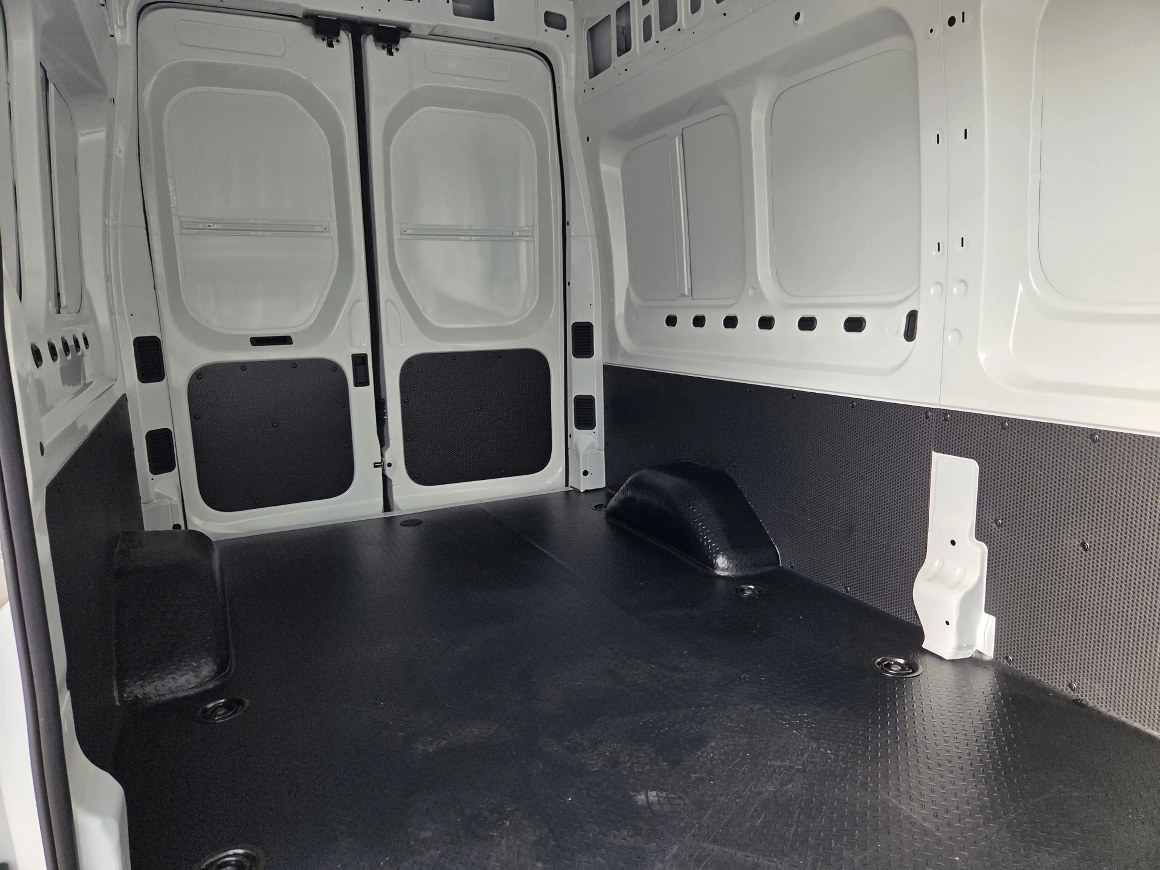 Maxus eDeliver 9 L3H3 72 kWh Airco Achteruitrijcamera PDC Stoelverw — photo 38