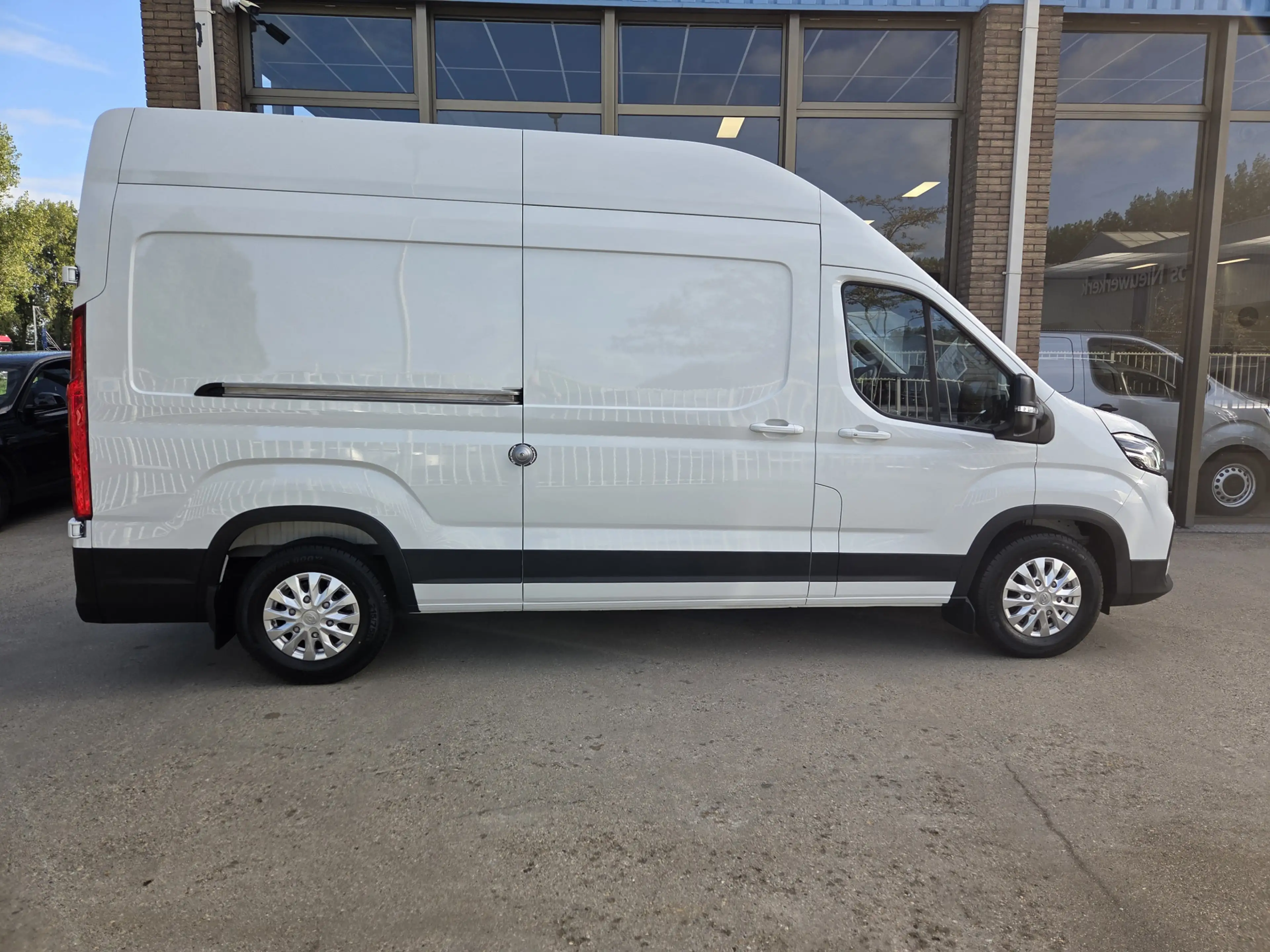 Maxus eDeliver 9 L3H3 72 kWh Airco Achteruitrijcamera PDC Stoelverw — photo 7