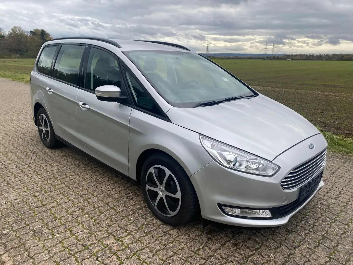 Ford Galaxy Silber - 2