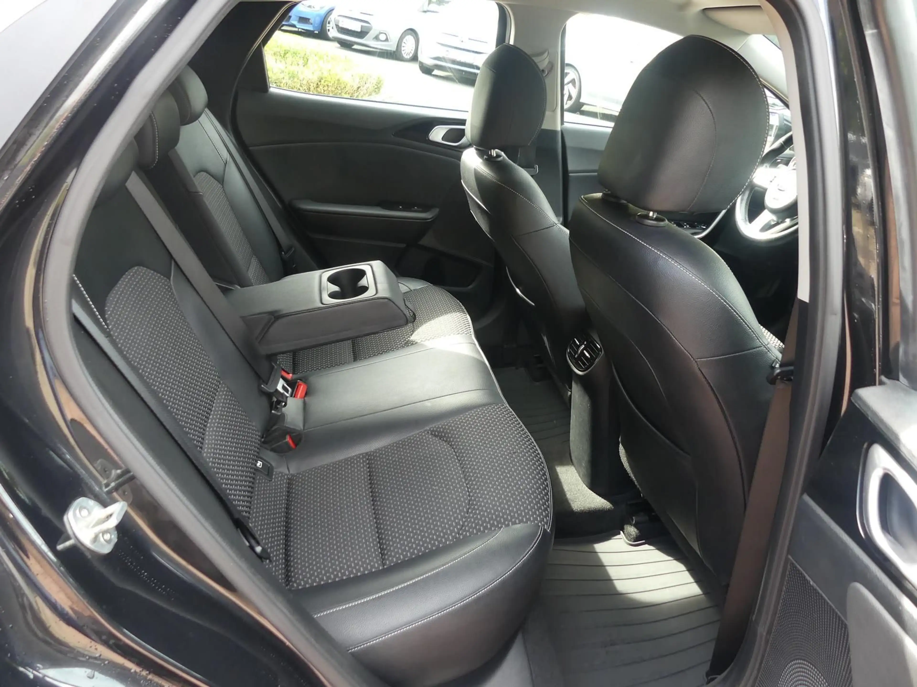 Kia XCeed 1.6*Klimaauto*SHZ*LED*Kam — photo 14