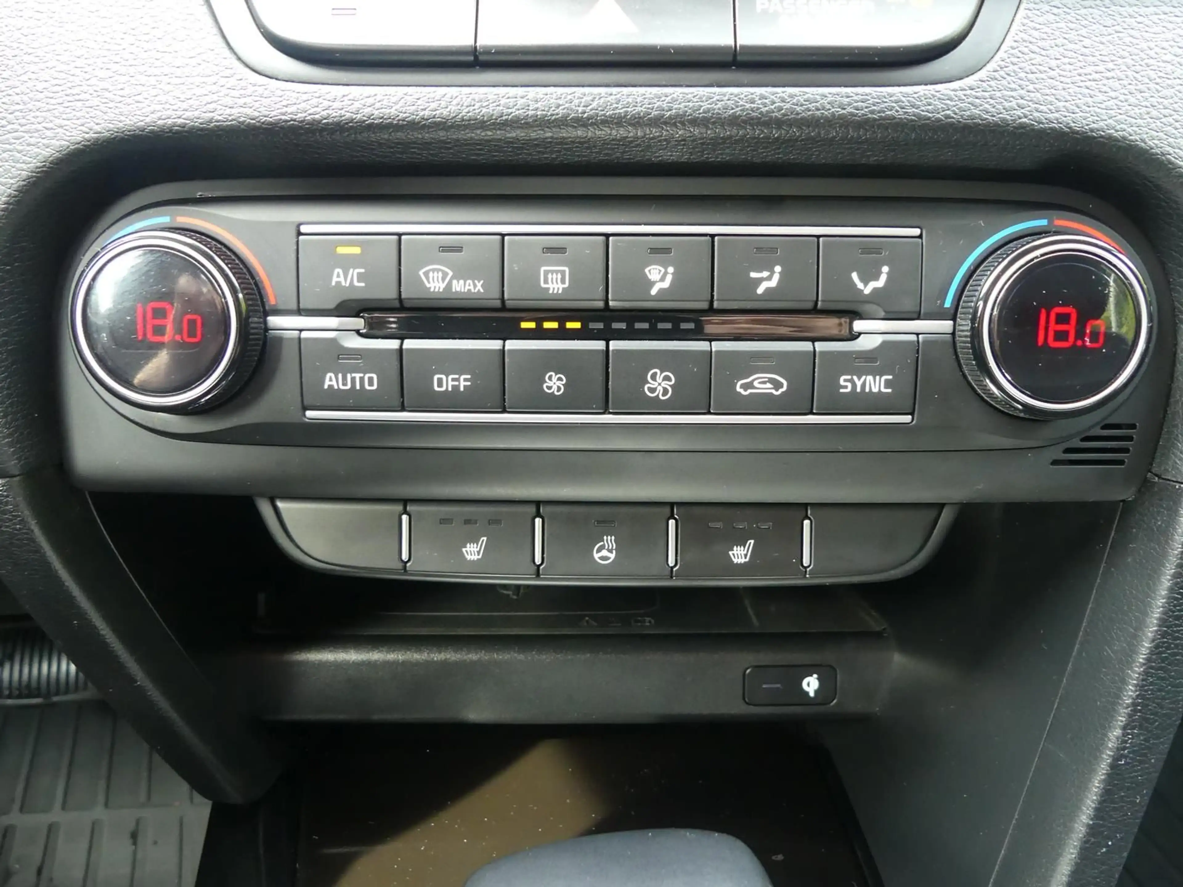 Kia XCeed 1.6*Klimaauto*SHZ*LED*Kam — photo 15