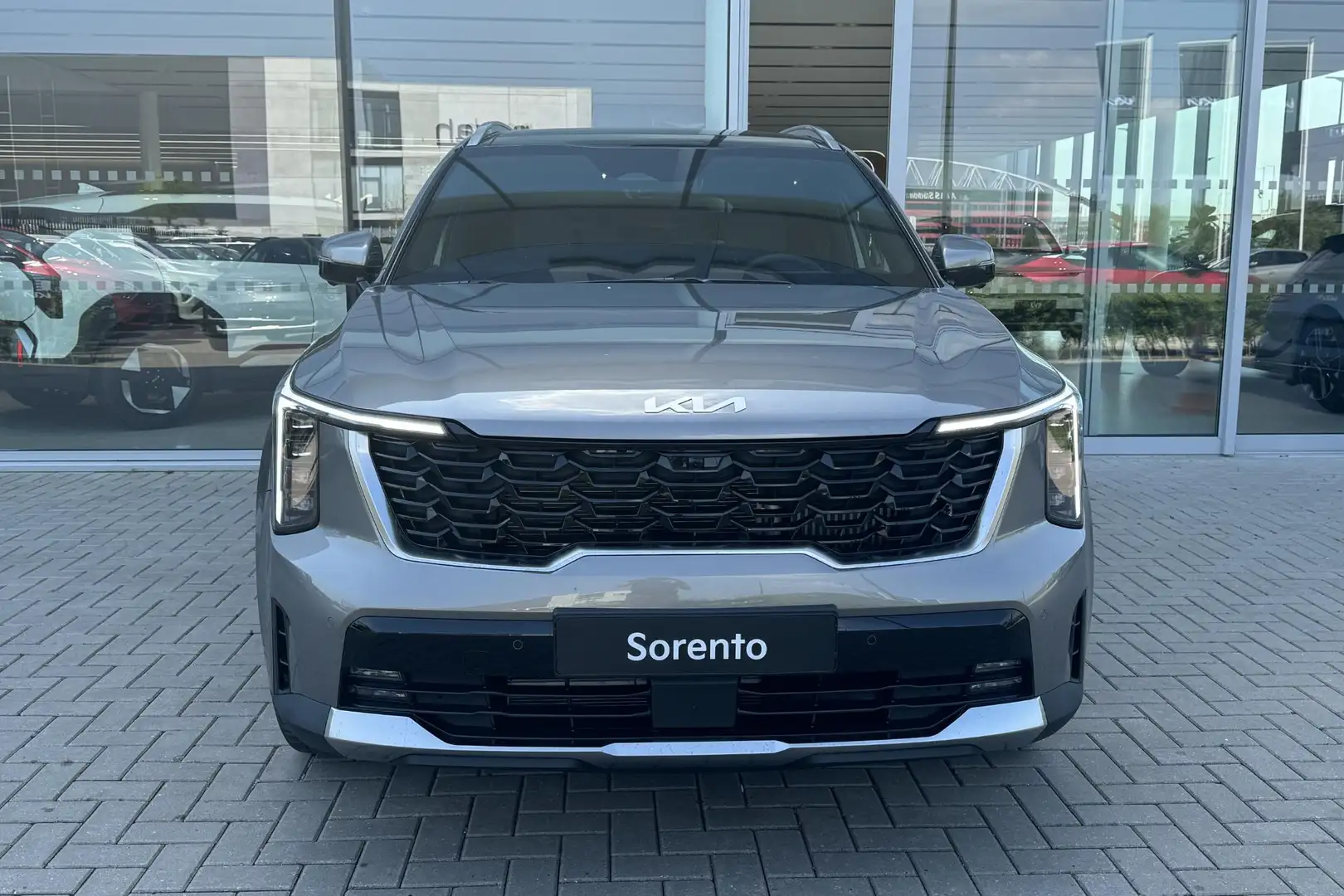 Kia Sorento Plug-in Hybrid PHEV ExecutiveLine | Alleen beschik Grijs - 2