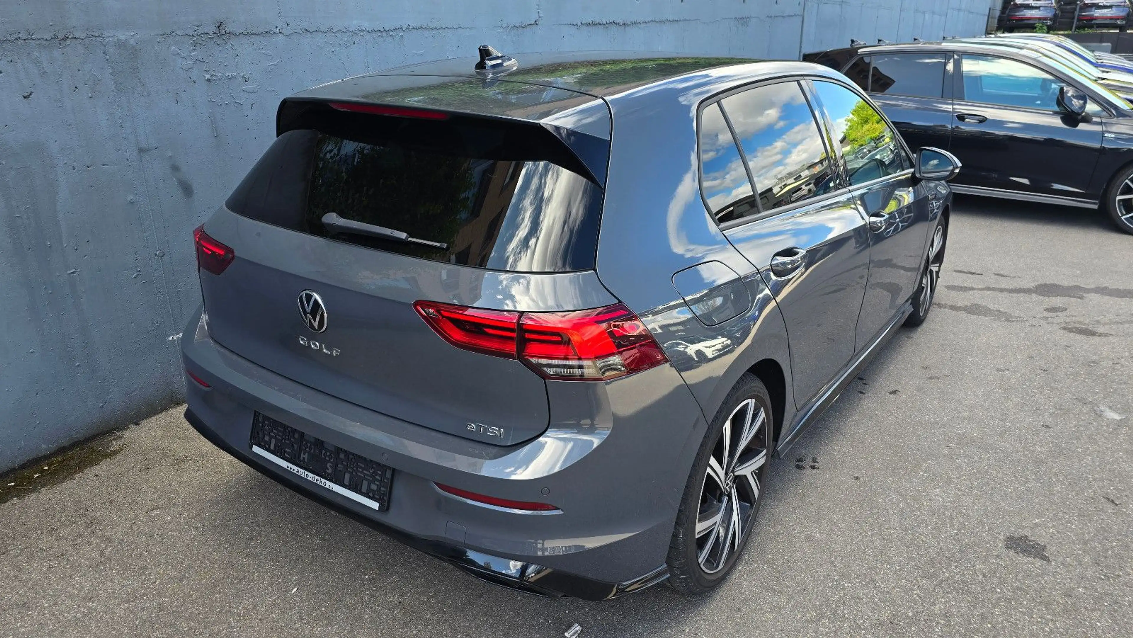 Volkswagen Golf 1.5 eTSI DSG 3 x R-Line *Black*/ACC/Kamera/ — photo 3